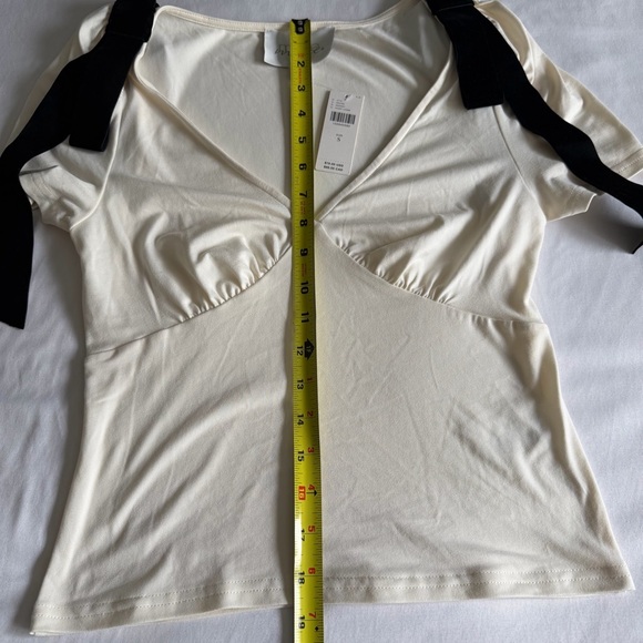 NWT Mare Mare x Anthropologie Black Bow Shoulder White V-Neck Short Sleeve Top - Picture 15 of 16